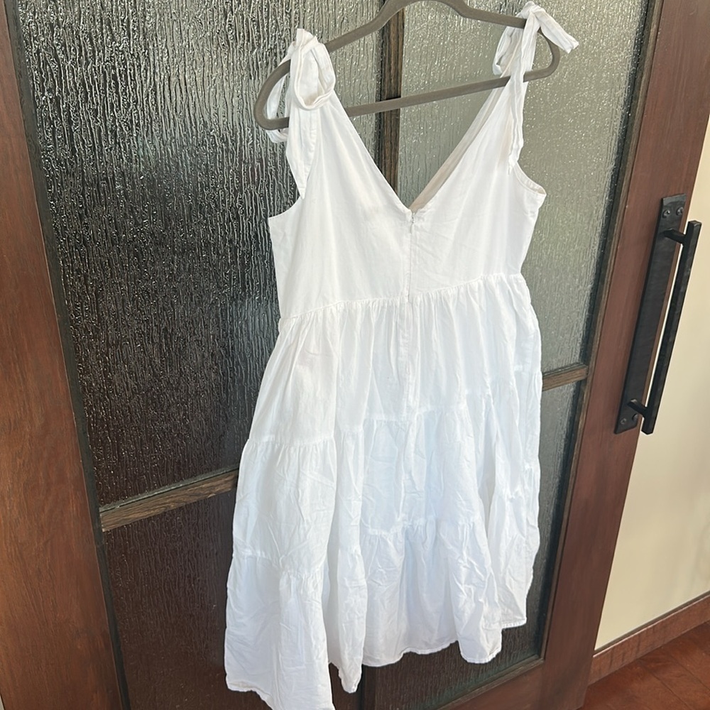 Peter Som 
White Tiered Dress size 10 - Picture 10 of 10